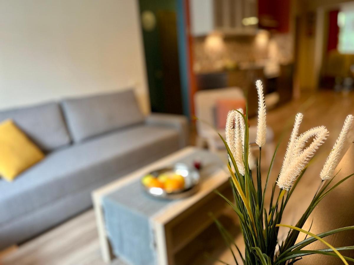 Cozy Vibes Like Home It Is Quiet Apartment With Three Bedrooms Riga Luaran gambar