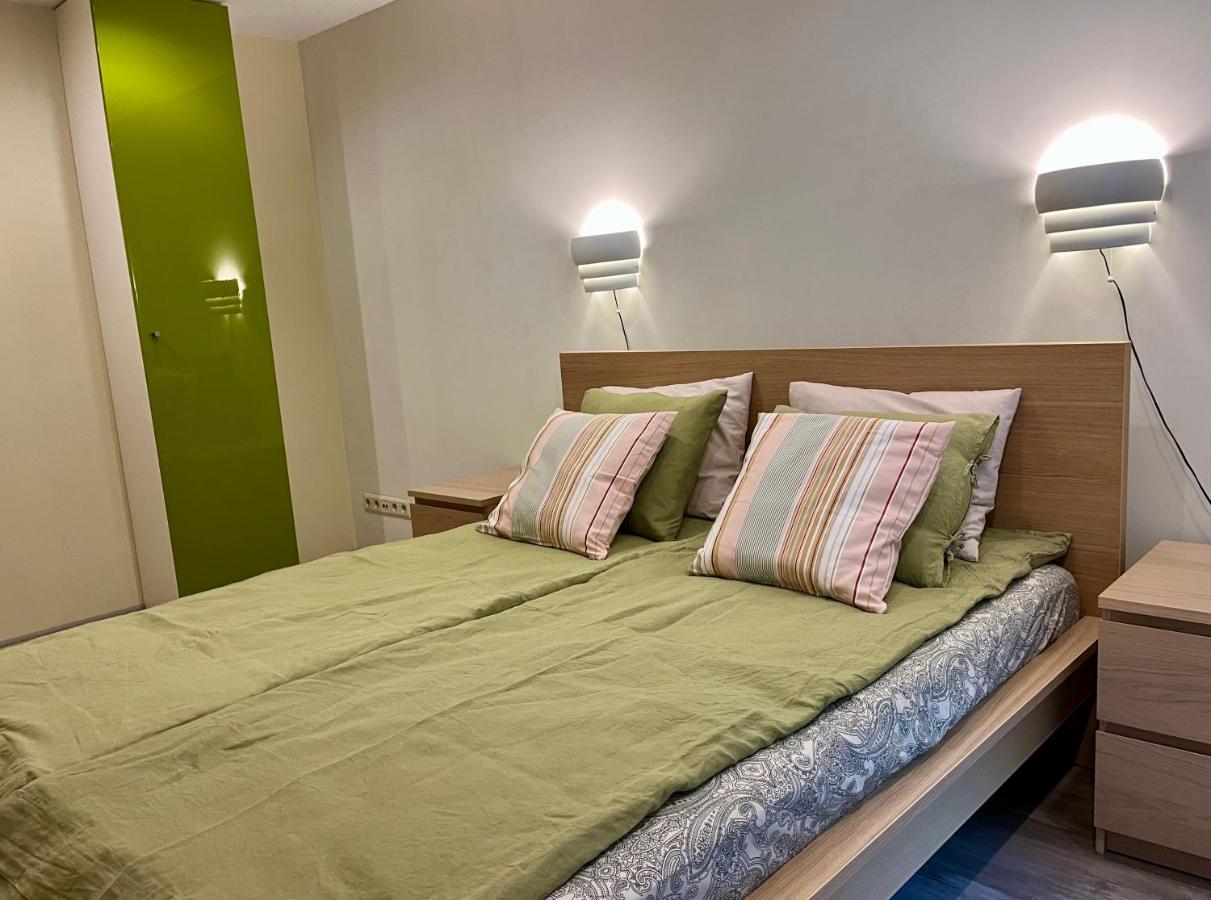 Cozy Vibes Like Home It Is Quiet Apartment With Three Bedrooms Riga Luaran gambar