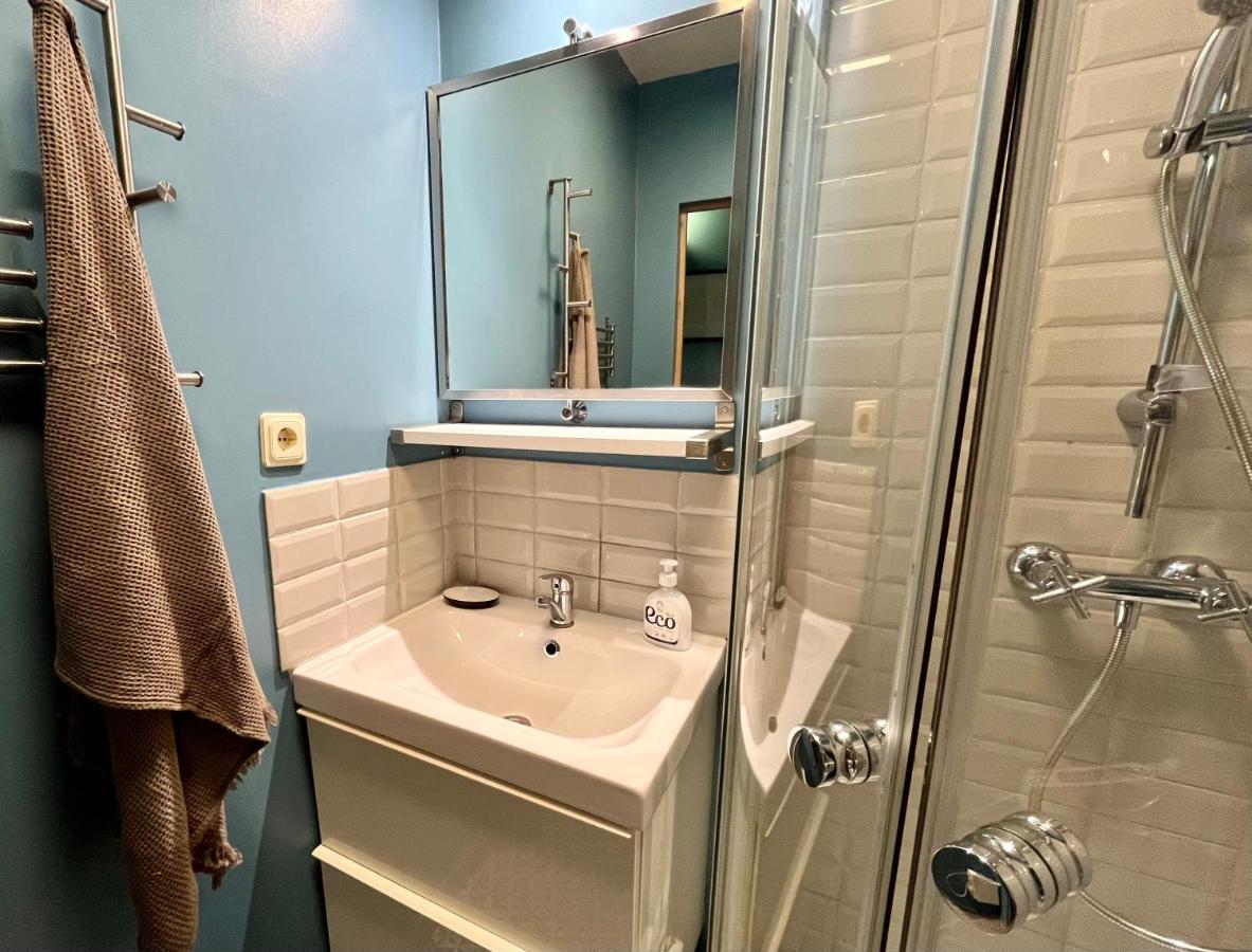 Cozy Vibes Like Home It Is Quiet Apartment With Three Bedrooms Riga Luaran gambar