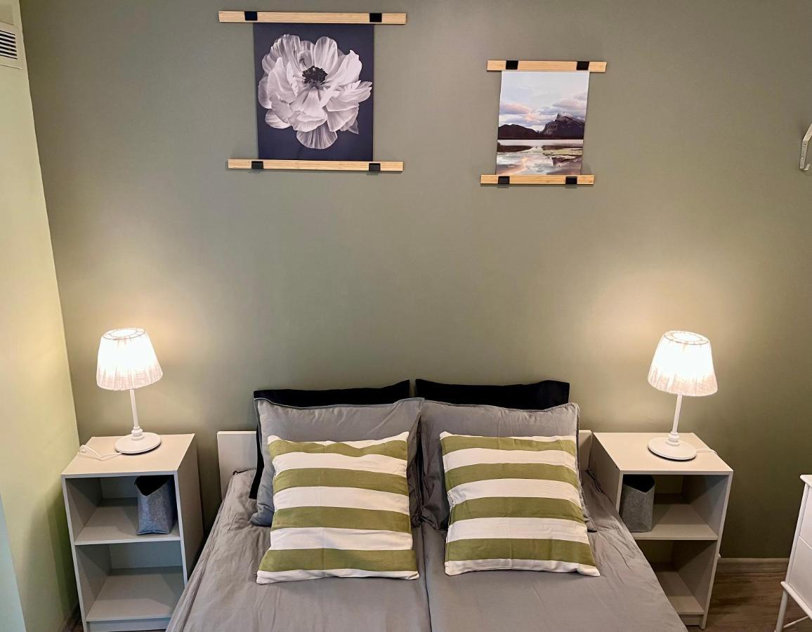 Cozy Vibes Like Home It Is Quiet Apartment With Three Bedrooms Riga Luaran gambar